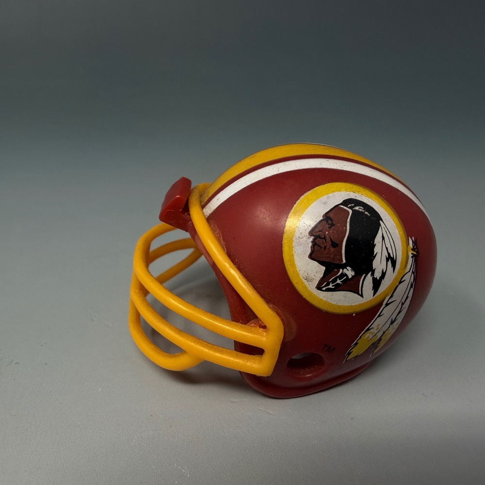 Vintage Washington Redskins Gumball Machine Football Helmets Lot of 2 AA Capsule - Picture 4 of 16